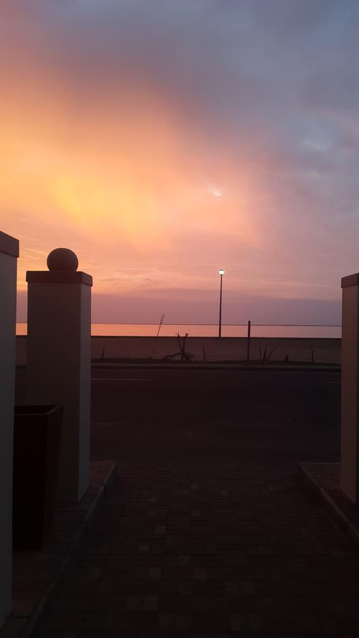 Kleines Nest Bed And Breakfast Walvis Bay Exterior photo