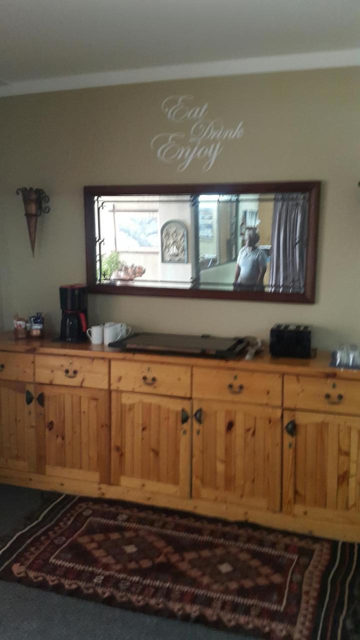 Kleines Nest Bed And Breakfast Walvis Bay Exterior photo